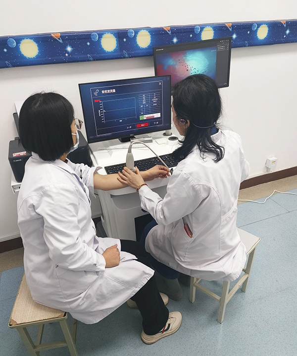 超3成65岁人群受骨质疏松困扰！选对骨密度仪，守护骨骼健康防线